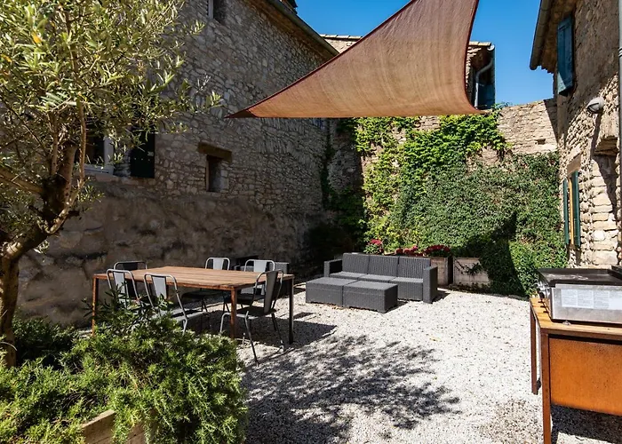 Domaine Calmel & Joseph Nyaraló *