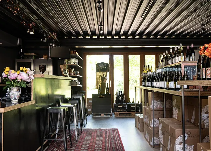 Domaine Calmel & Joseph Nyaraló *
